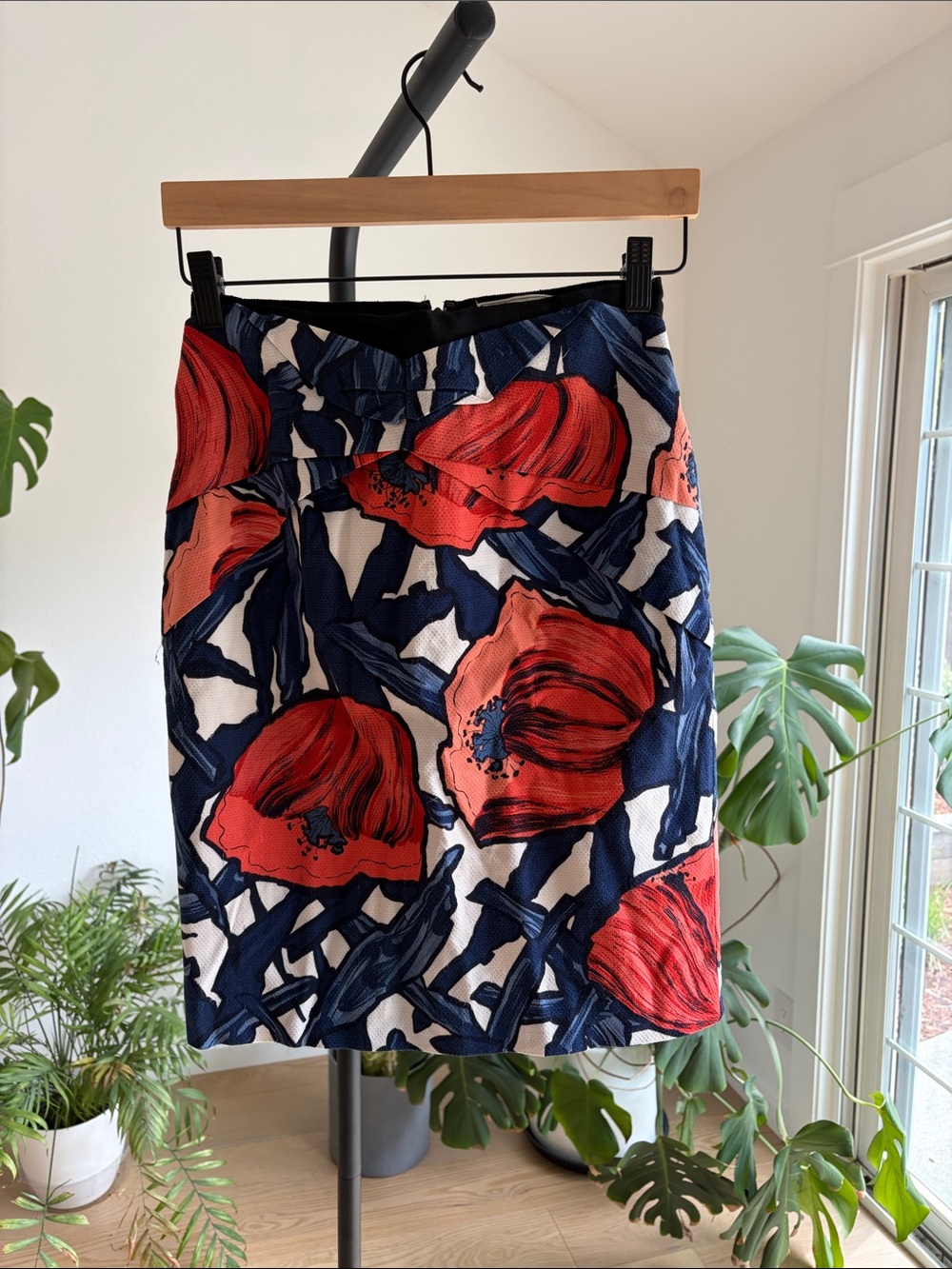 Anthropologie Floral Print Skirt – Slimming Waist & Stretchy Comfort